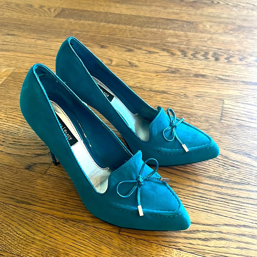 White House Black Market peacock heels